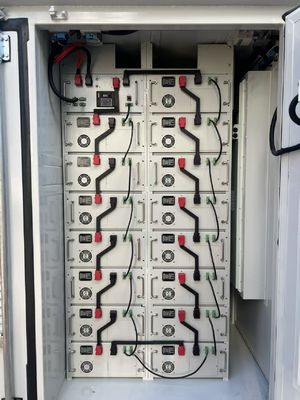 نظام تخزين طاقة بطارية متقدمة BESS مع واجهة الاتصال RS485 التيار الشبكي المسموح به AC400V Pcs الطاقة 50-500KW